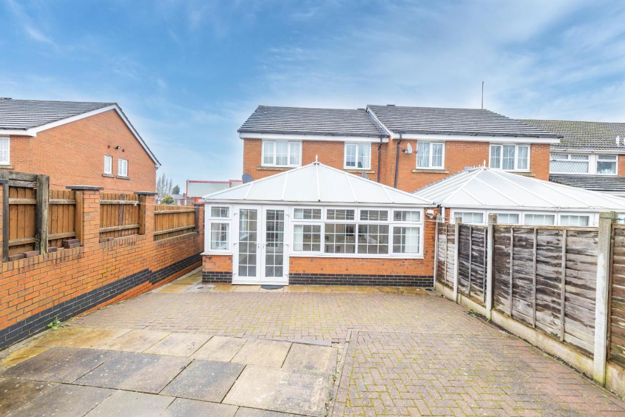 Villa Contractors/Large Groups - House Birmingham Exterior foto